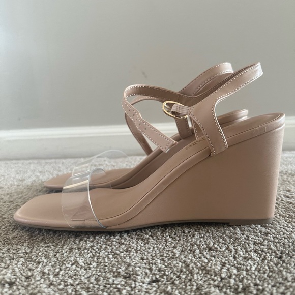 DREAMPARIS Nude Wedge Sandals - Size 9 - Picture 3 of 7